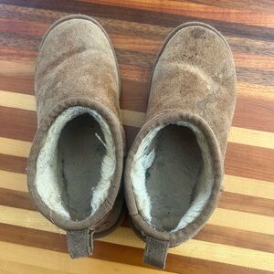 Cozy Brown Shearling-Lined Ugg Boots